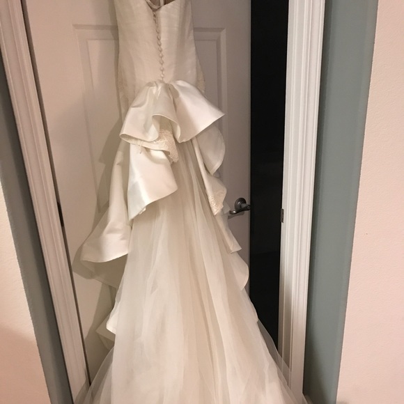 Wedding Dress - Picture 3 of 4